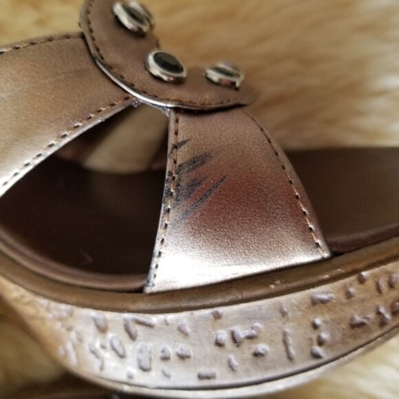 TRENDZONE Bronze Wedge Hutton Sandals Size 8M - Picture 5 of 5